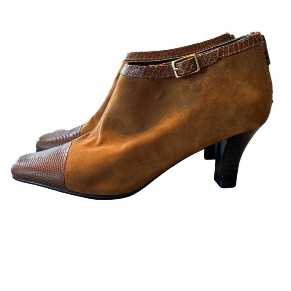 Aerosoles Comfortable Elegant Brown Suede Ankle Boots - Picture 5 of 7
